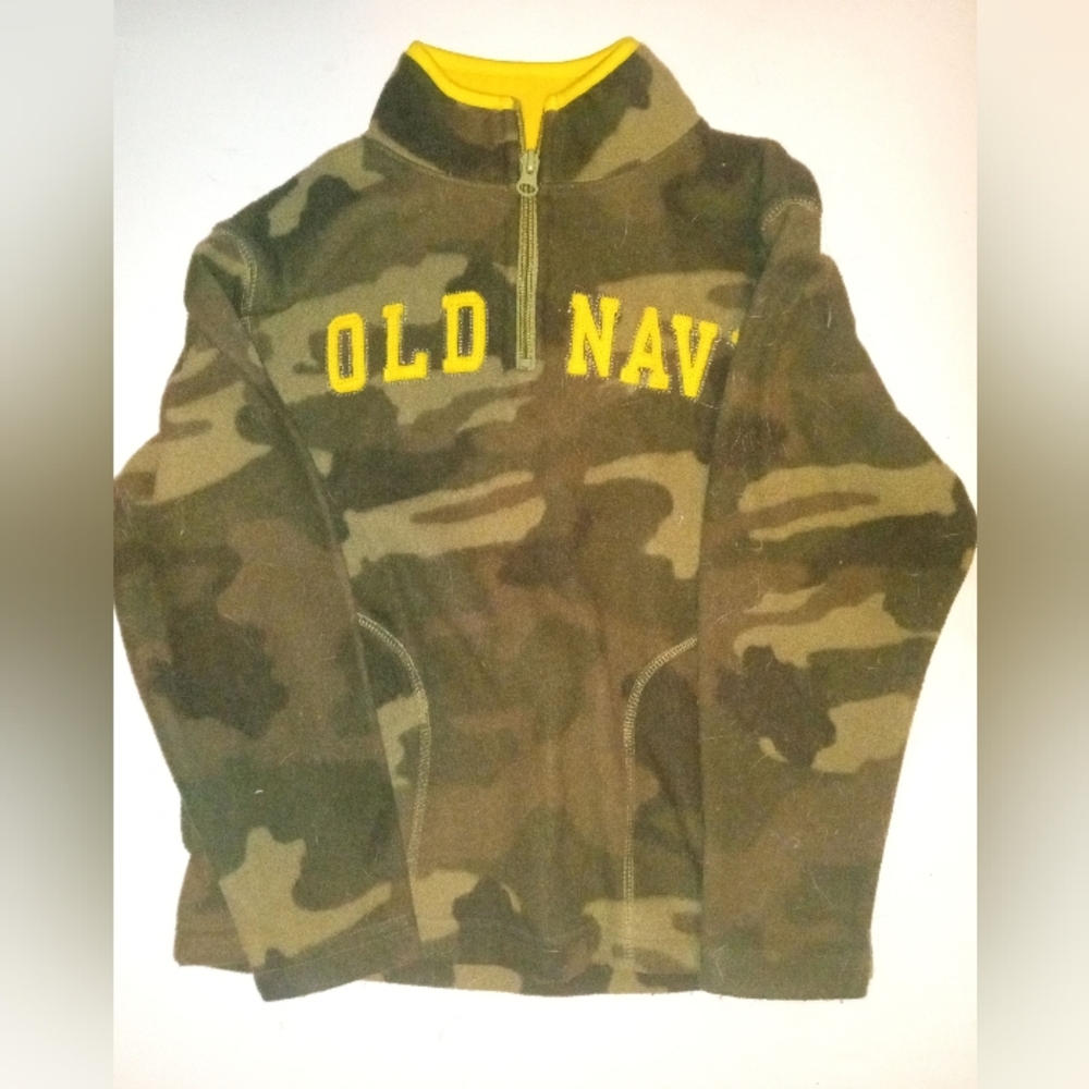 Old Navy Kids Camouflage Zip-Up Hoodie with Yellow Logo. Measurements In Descrip